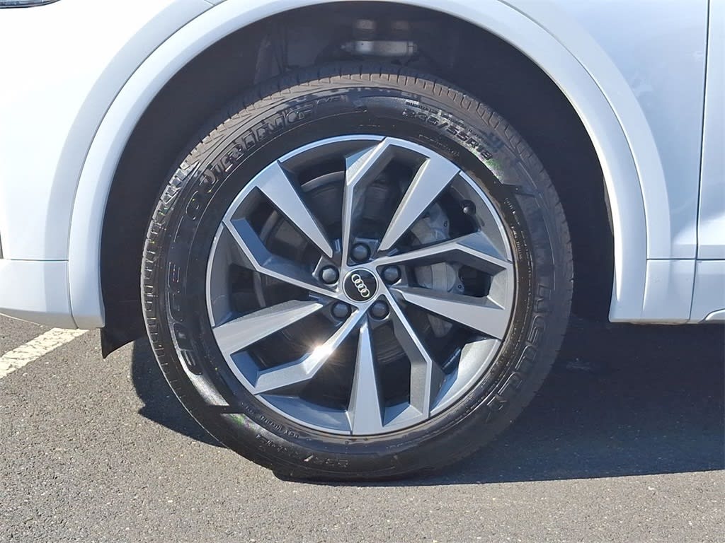 Thumbnail: 2023 Audi Q5 - 6