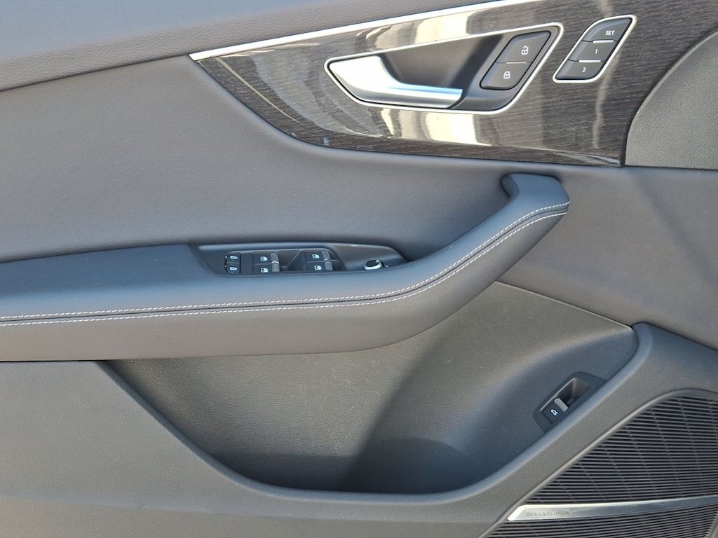 Thumbnail: 2025 Audi Q7 - 22