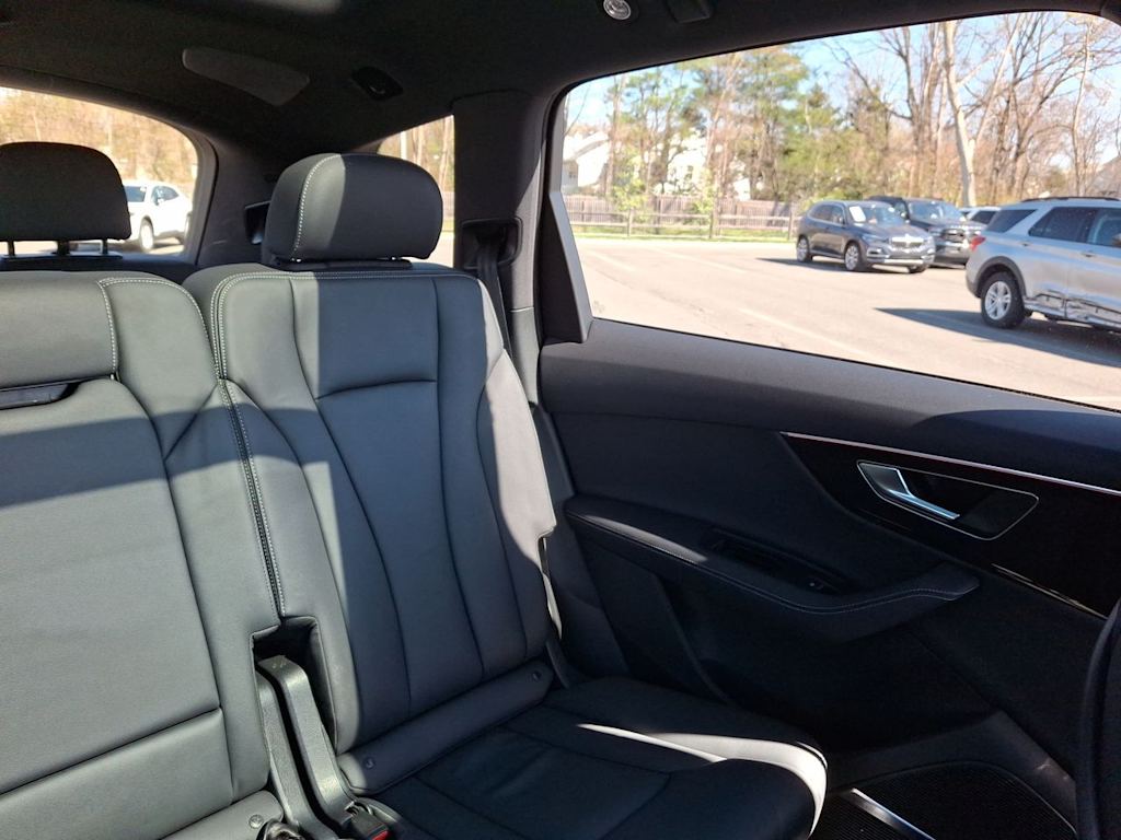 Thumbnail: 2025 Audi Q7 - 8