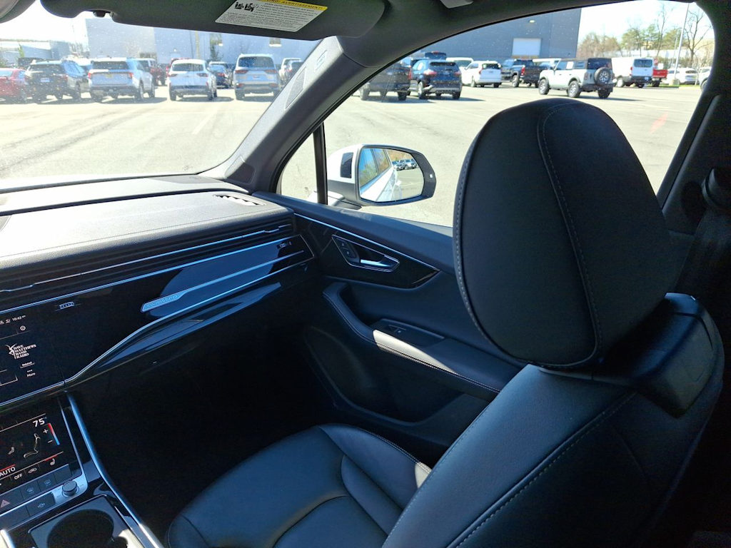 Thumbnail: 2025 Audi Q7 - 7