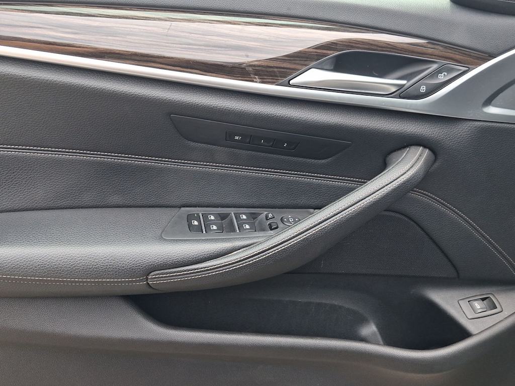 Thumbnail: 2019 BMW 5 Series - 24