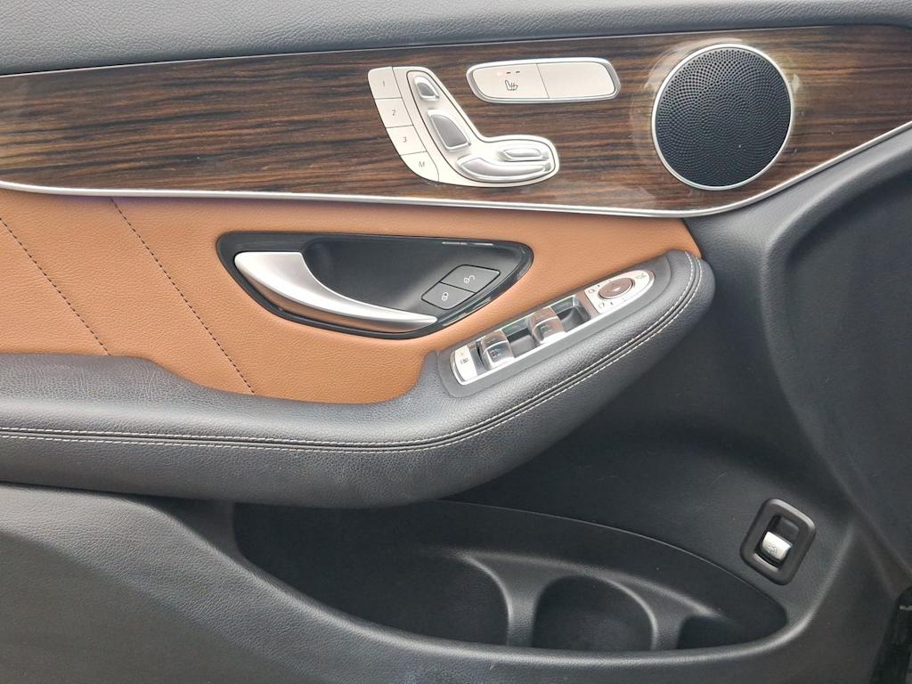 Thumbnail: 2020 Mercedes-Benz GLC - 21