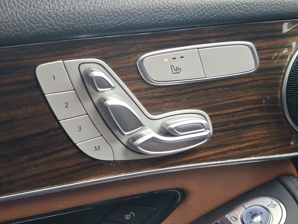 Thumbnail: 2020 Mercedes-Benz GLC - 27