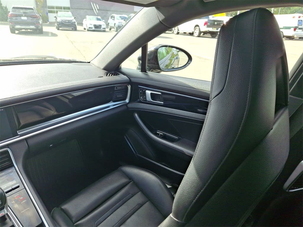 Thumbnail: 2020 Porsche Panamera - 21