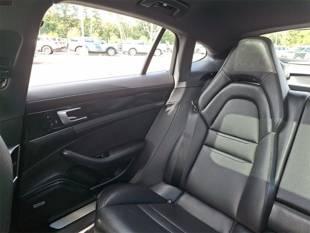 Thumbnail: 2020 Porsche Panamera - 10