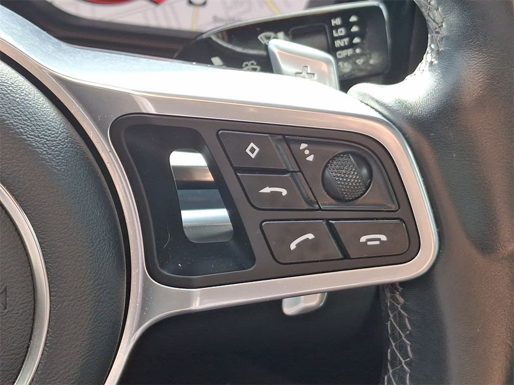 Thumbnail: 2020 Porsche Panamera - 26