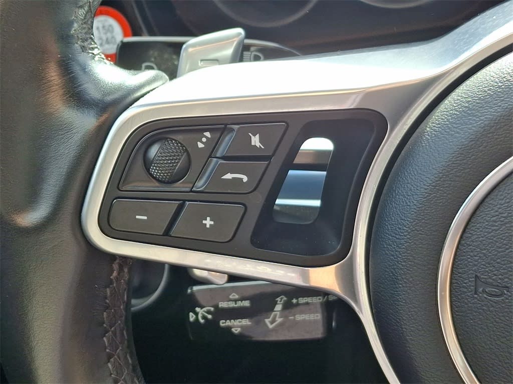 Thumbnail: 2020 Porsche Panamera - 25