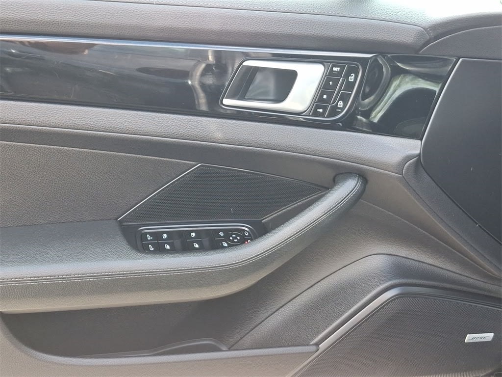 Thumbnail: 2020 Porsche Panamera - 23