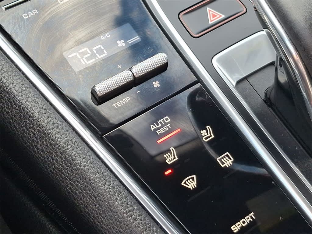 Thumbnail: 2020 Porsche Panamera - 27