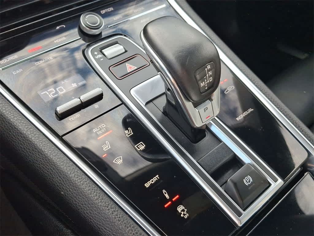 Thumbnail: 2020 Porsche Panamera - 14