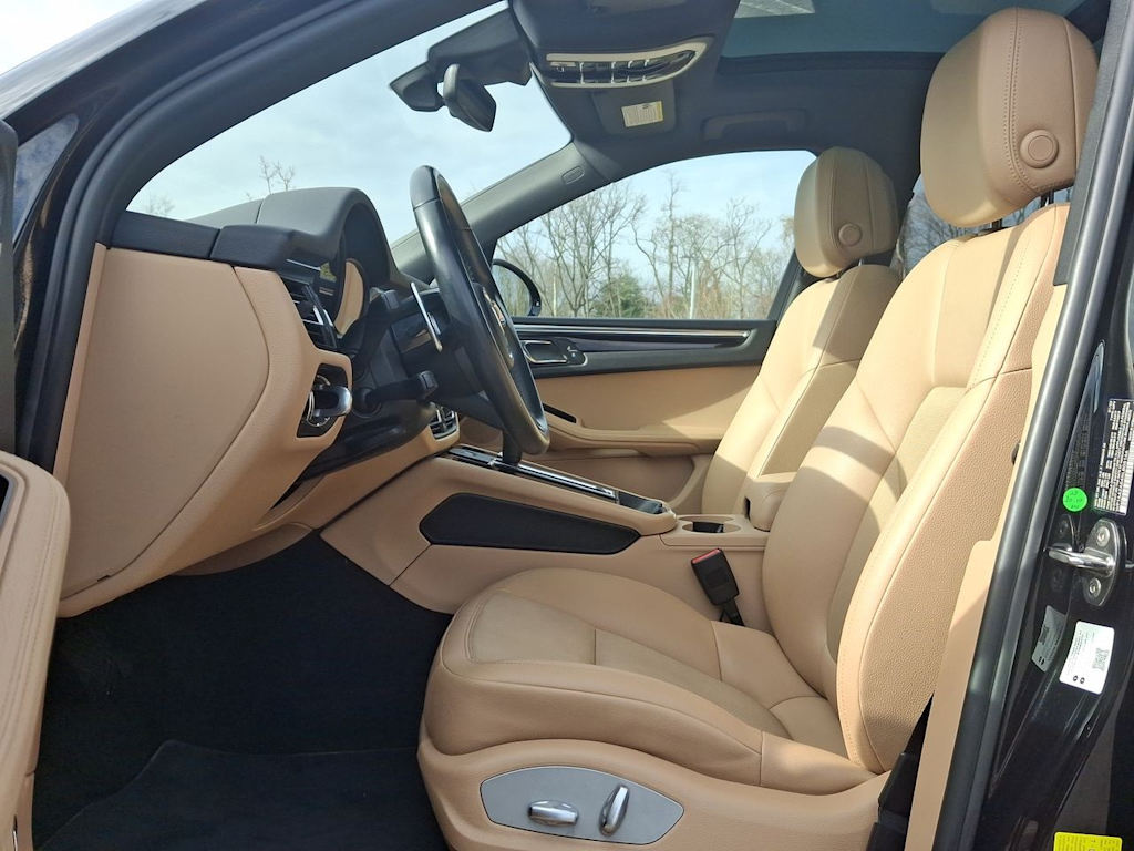 Thumbnail: 2022 Porsche Macan - 8