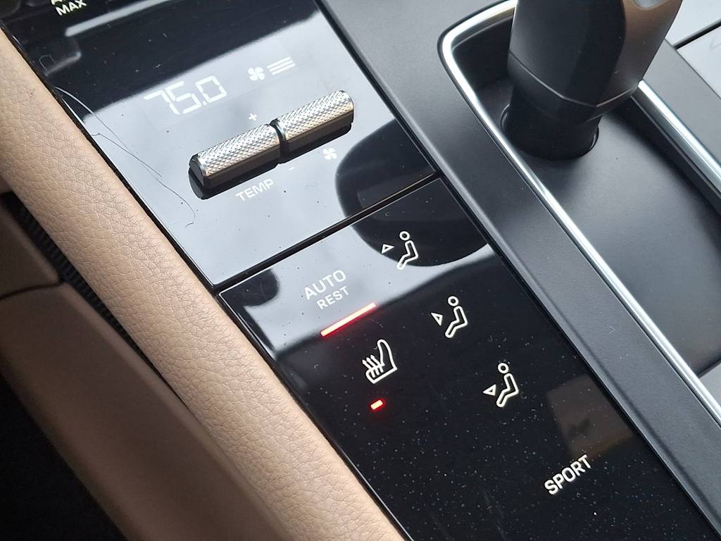 Thumbnail: 2022 Porsche Macan - 28