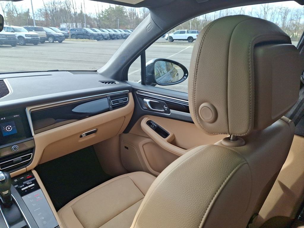 Thumbnail: 2022 Porsche Macan - 7