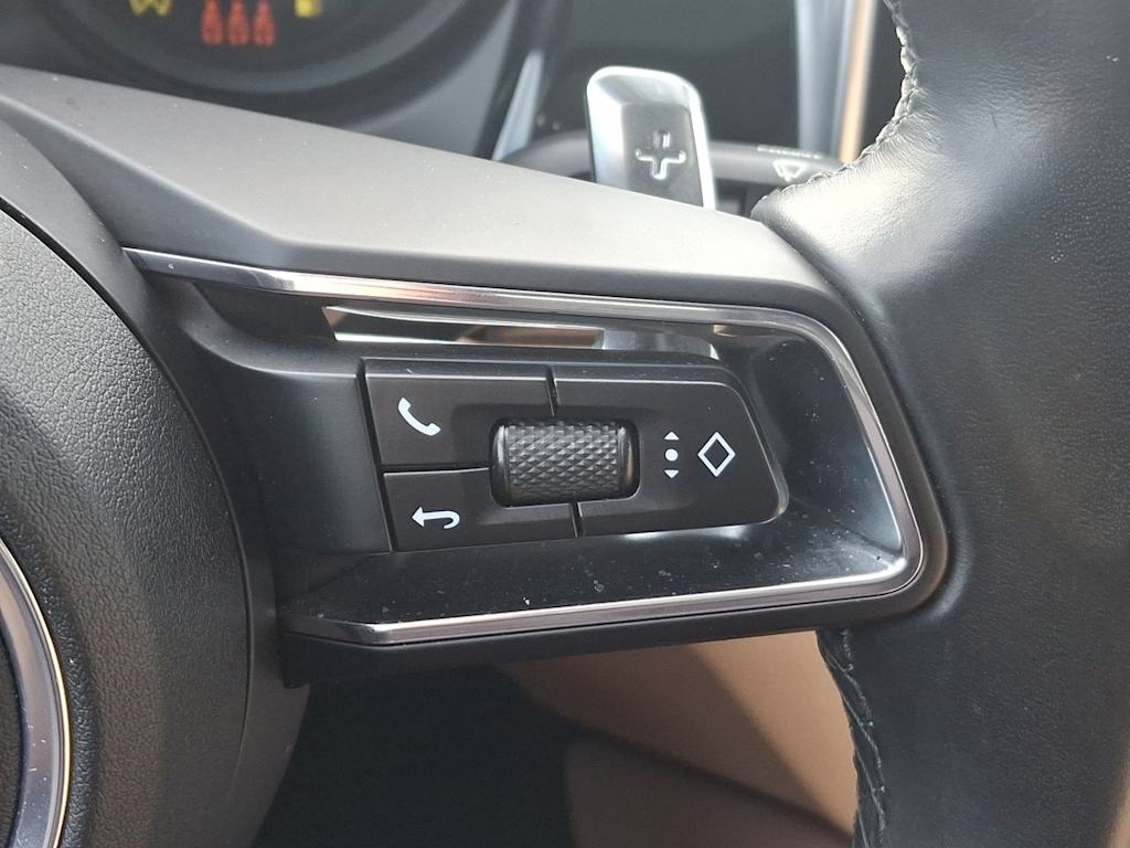 Thumbnail: 2022 Porsche Macan - 27