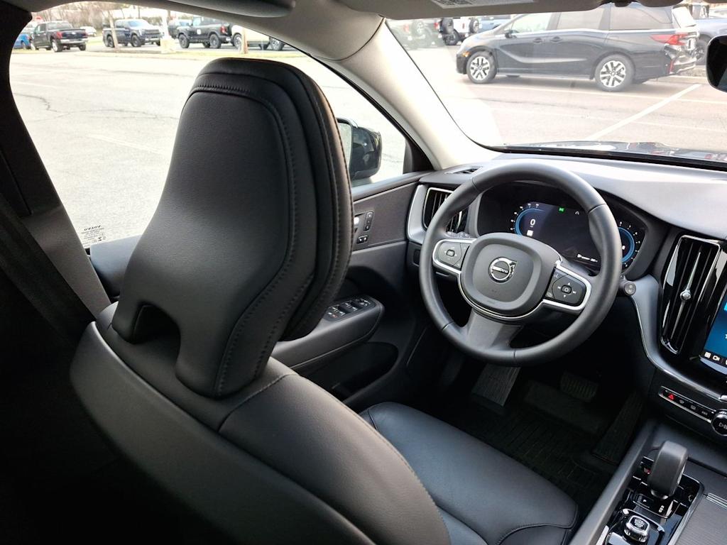 Thumbnail: 2024 Volvo XC60 - 7