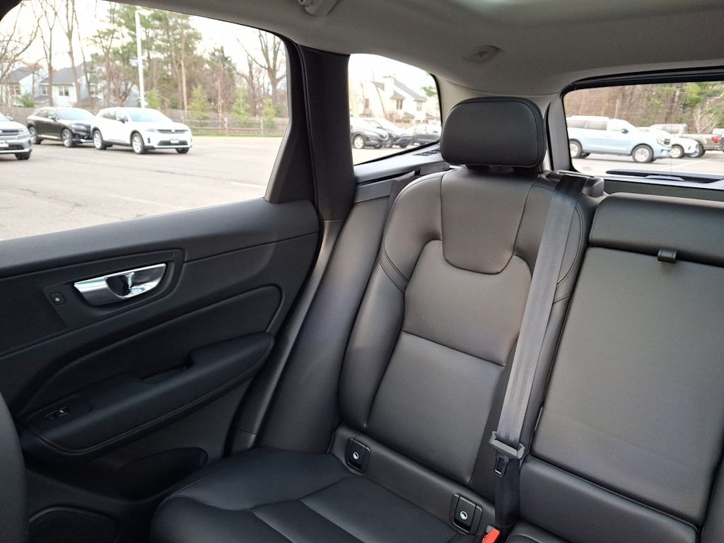 Thumbnail: 2024 Volvo XC60 - 9