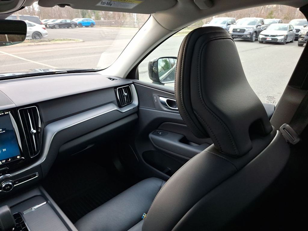 Thumbnail: 2024 Volvo XC60 - 21