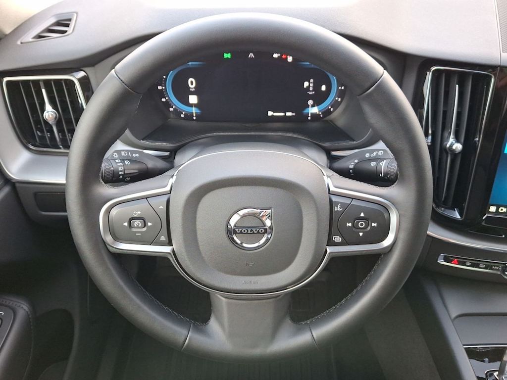 Thumbnail: 2024 Volvo XC60 - 10