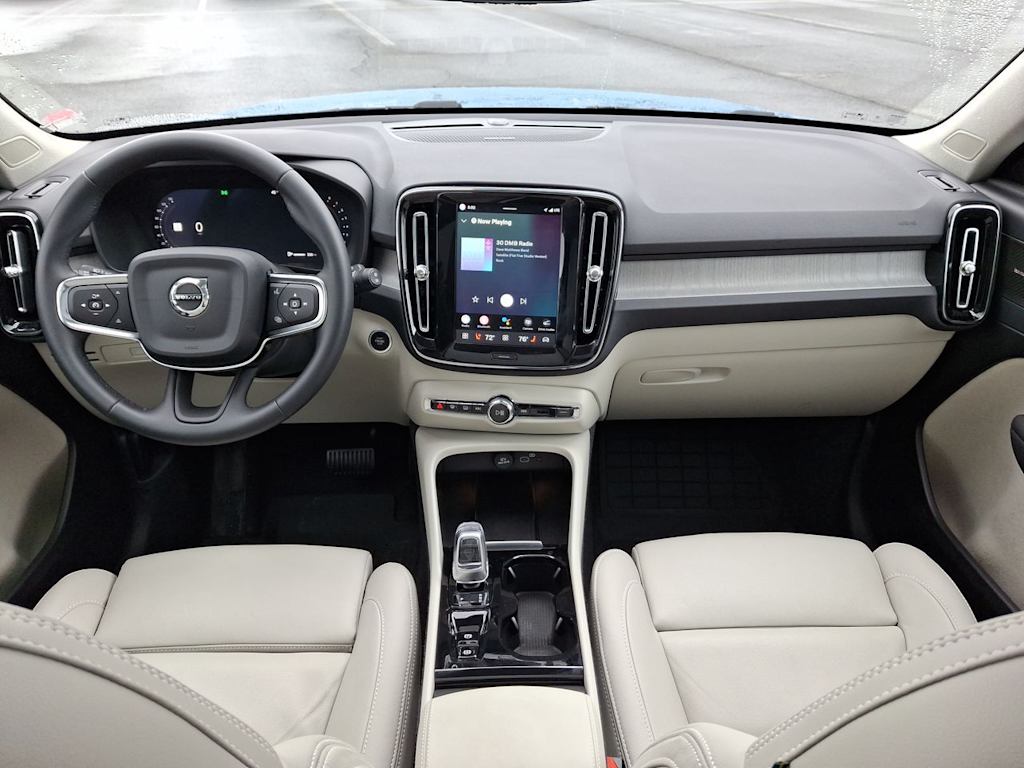 Thumbnail: 2025 Volvo XC40 - 2