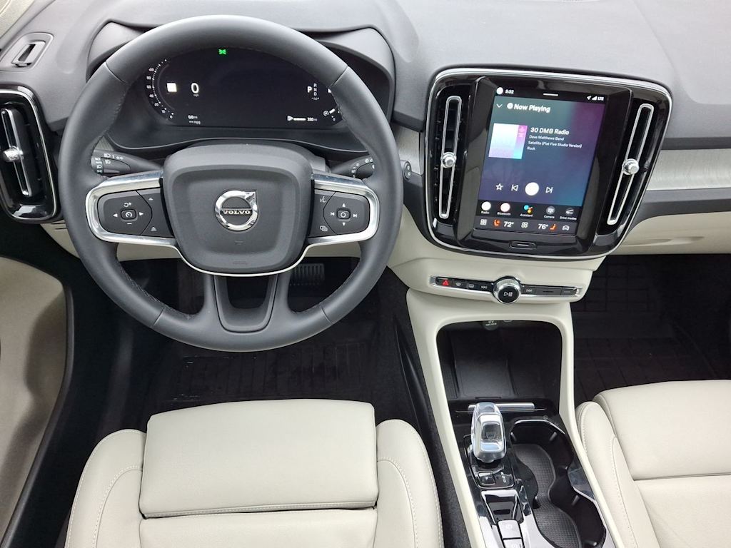 Thumbnail: 2025 Volvo XC40 - 13