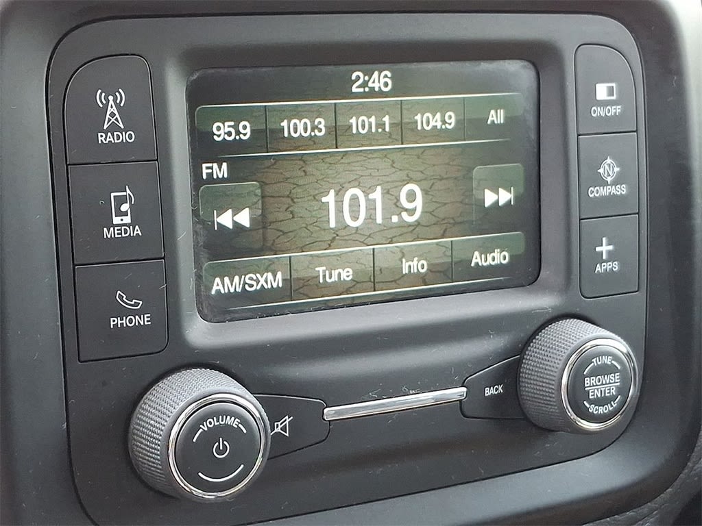 Thumbnail: 2017 Jeep Renegade - 10