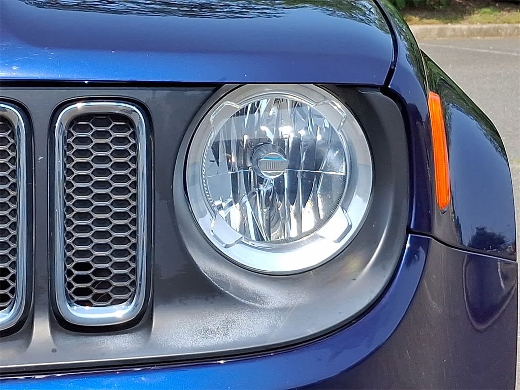 Thumbnail: 2017 Jeep Renegade - 24