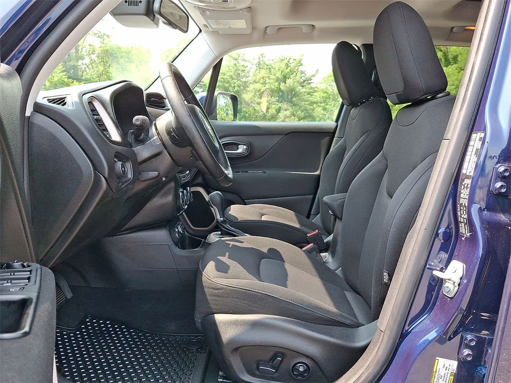 Thumbnail: 2017 Jeep Renegade - 8