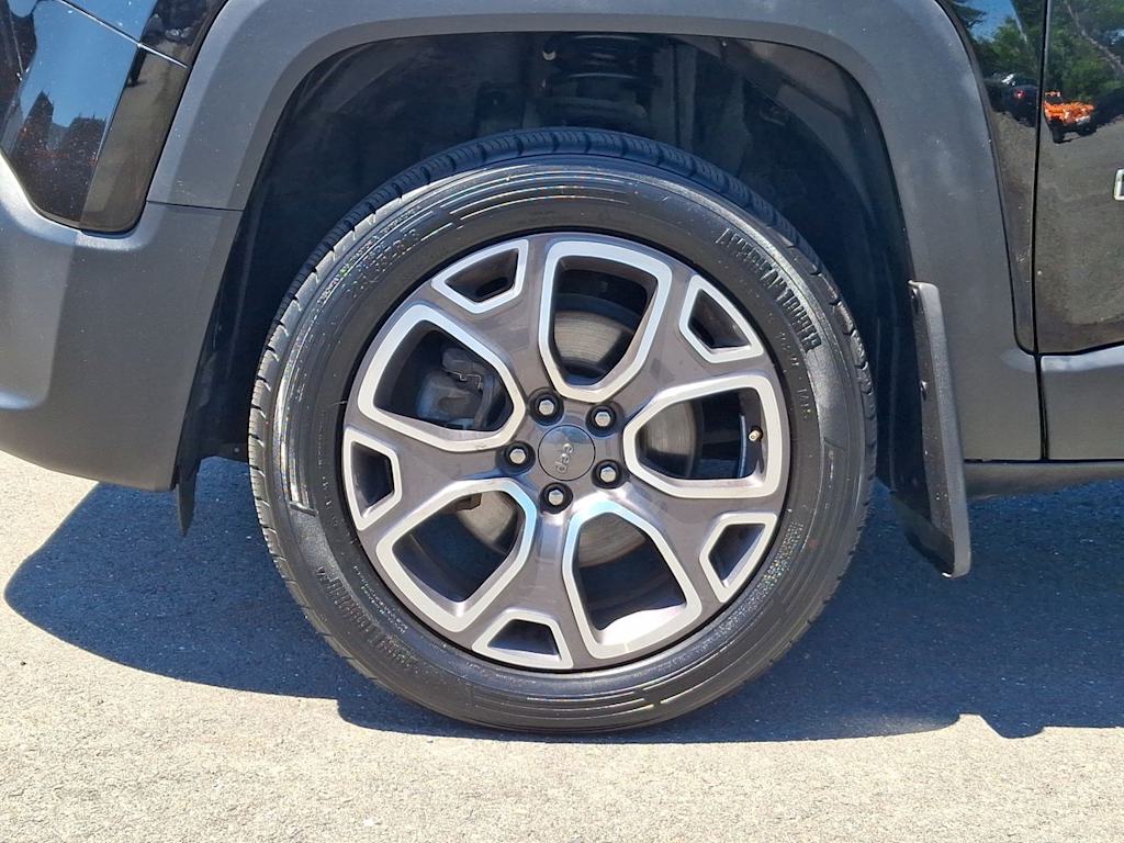 Thumbnail: 2016 Jeep Renegade - 6