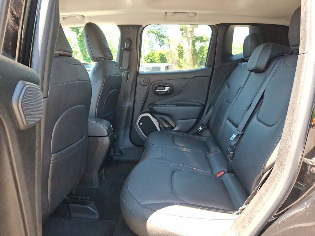 Thumbnail: 2016 Jeep Renegade - 29