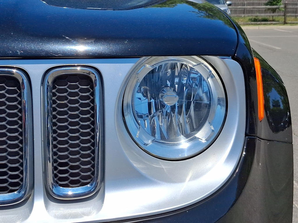 Thumbnail: 2016 Jeep Renegade - 30