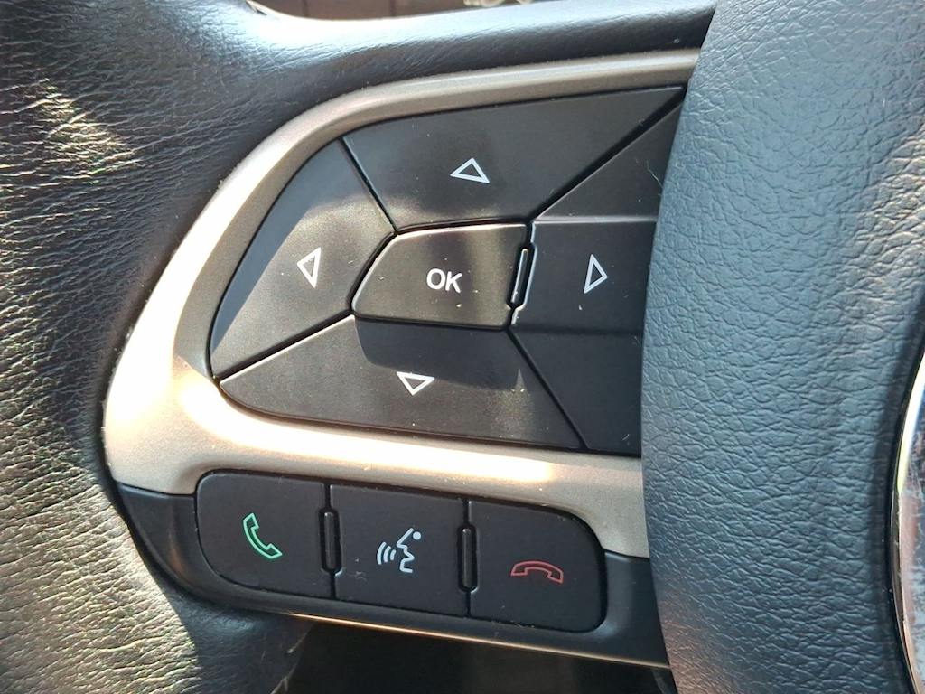 Thumbnail: 2016 Jeep Renegade - 26