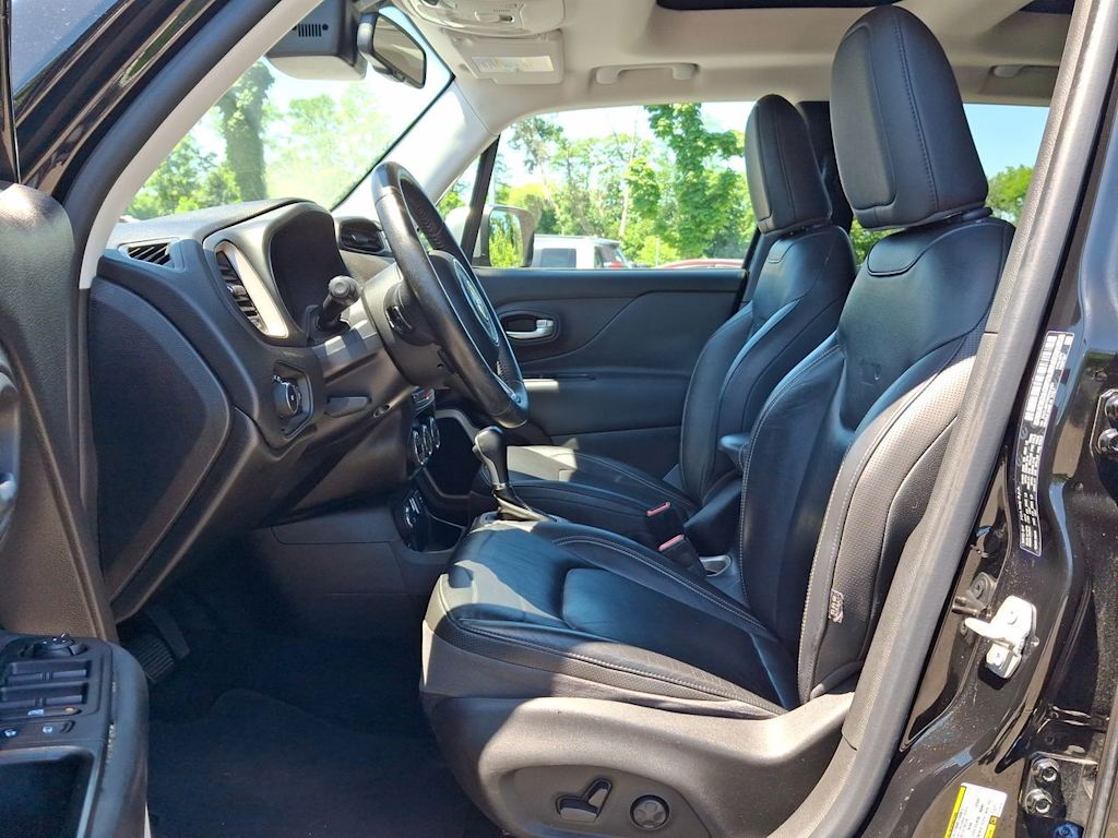 Thumbnail: 2016 Jeep Renegade - 9