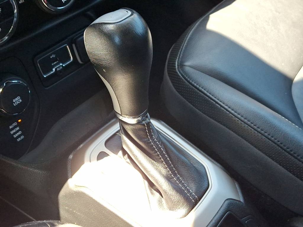 Thumbnail: 2016 Jeep Renegade - 14