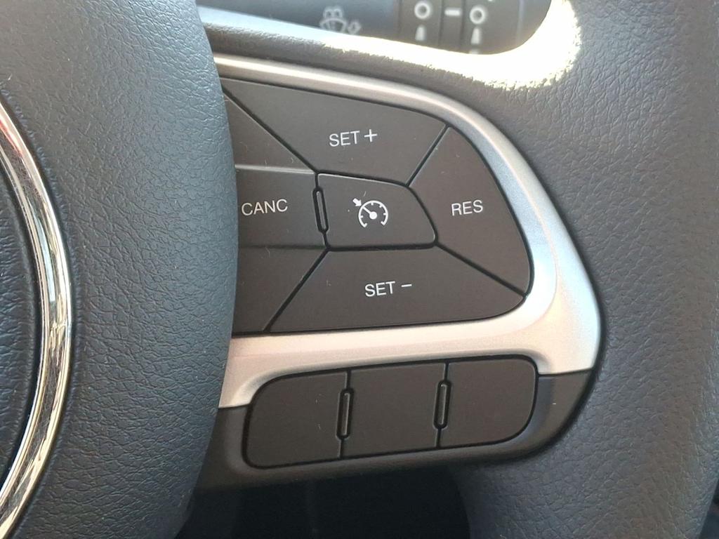 Thumbnail: 2023 Jeep Renegade - 27