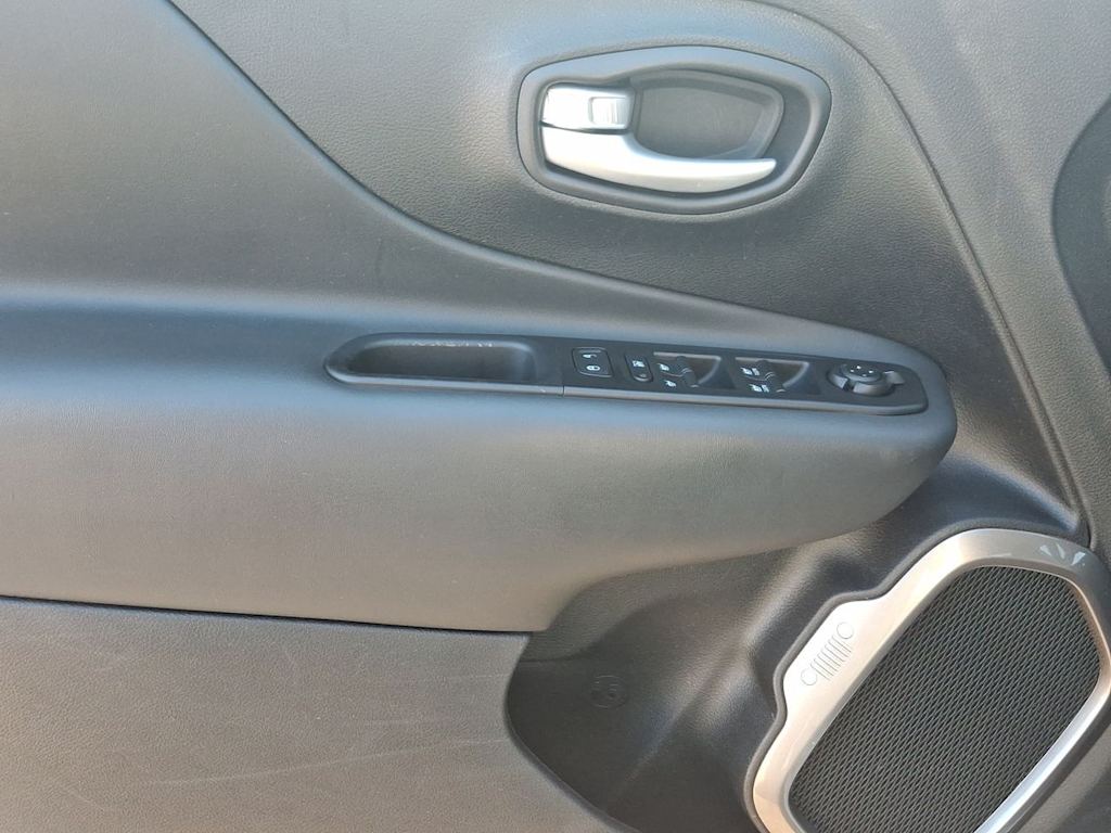 Thumbnail: 2023 Jeep Renegade - 23