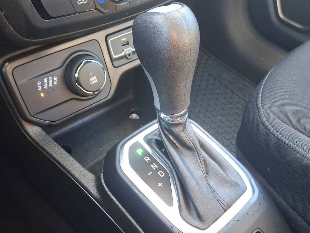 Thumbnail: 2023 Jeep Renegade - 13