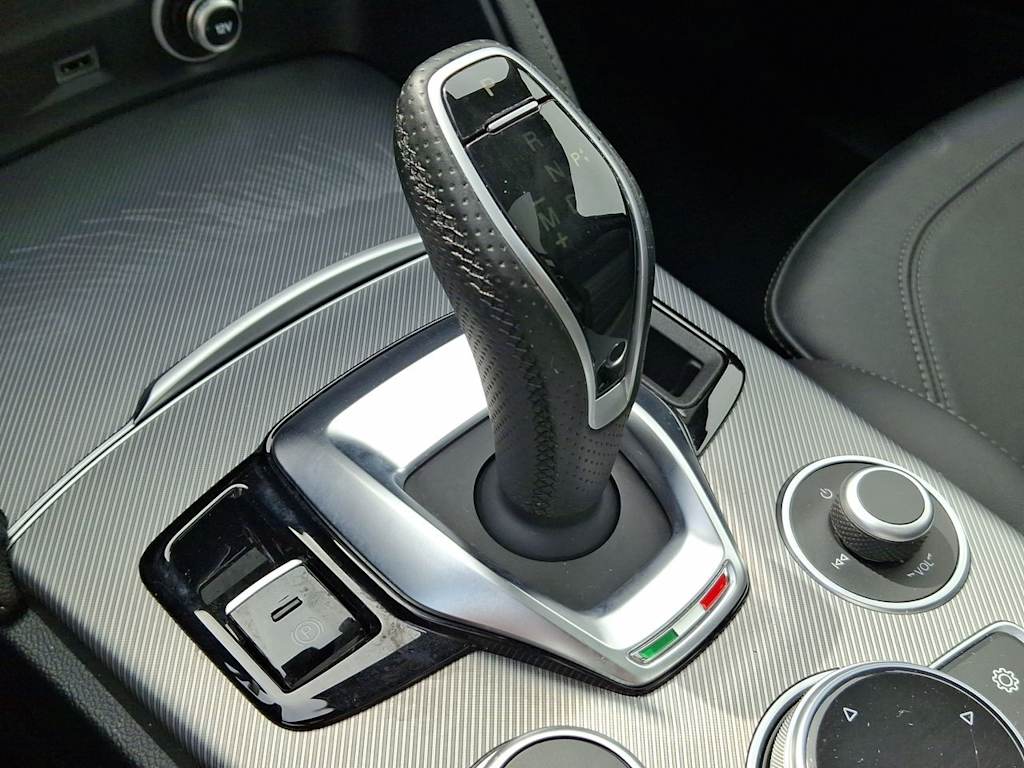 Thumbnail: 2024 Alfa Romeo Stelvio - 13