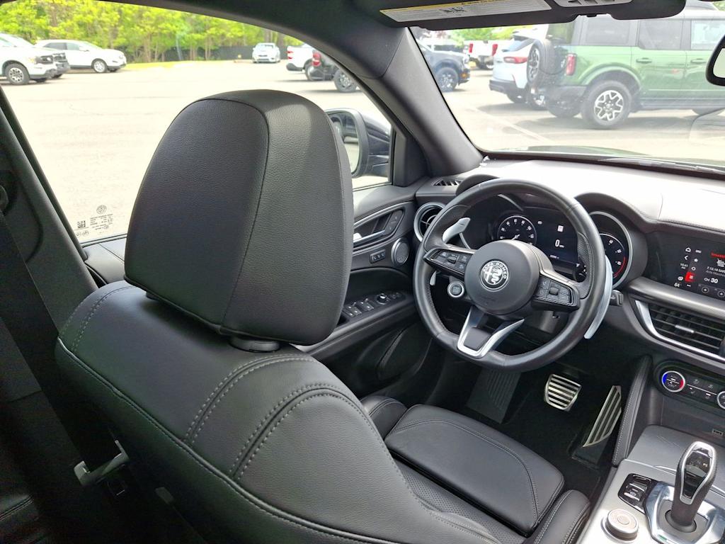 Thumbnail: 2024 Alfa Romeo Stelvio - 10