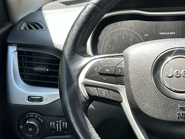 Thumbnail: 2015 Jeep Cherokee - 20