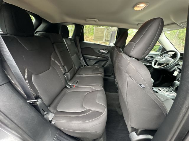 Thumbnail: 2016 Jeep Cherokee - 26