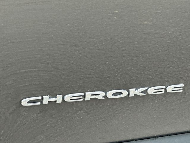 Thumbnail: 2016 Jeep Cherokee - 27