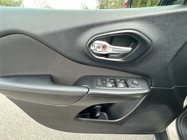 2015 Jeep Cherokee Latitude 23