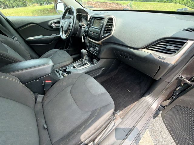 Thumbnail: 2016 Jeep Cherokee - 12