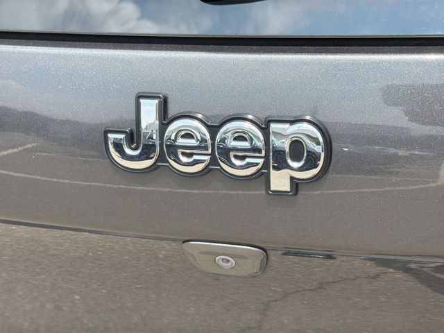 Thumbnail: 2016 Jeep Cherokee - 7