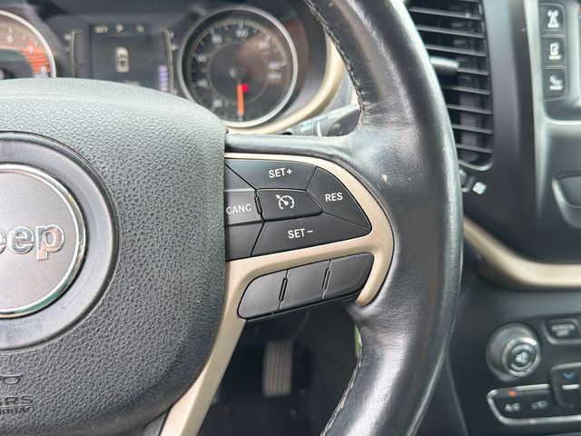 Thumbnail: 2016 Jeep Cherokee - 19