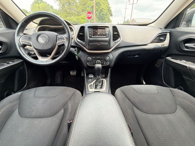Thumbnail: 2016 Jeep Cherokee - 10
