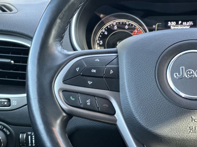 Thumbnail: 2019 Jeep Cherokee - 17