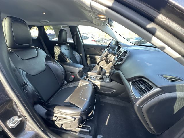 Thumbnail: 2019 Jeep Cherokee - 25