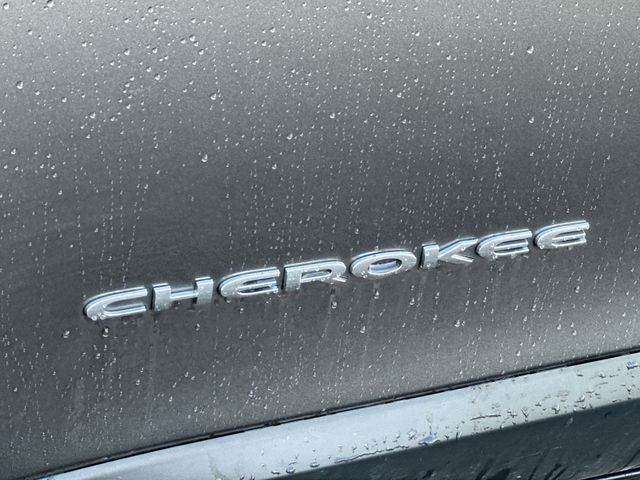 Thumbnail: 2019 Jeep Cherokee - 28