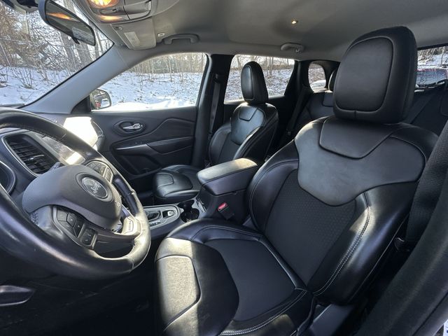 Thumbnail: 2019 Jeep Cherokee - 10